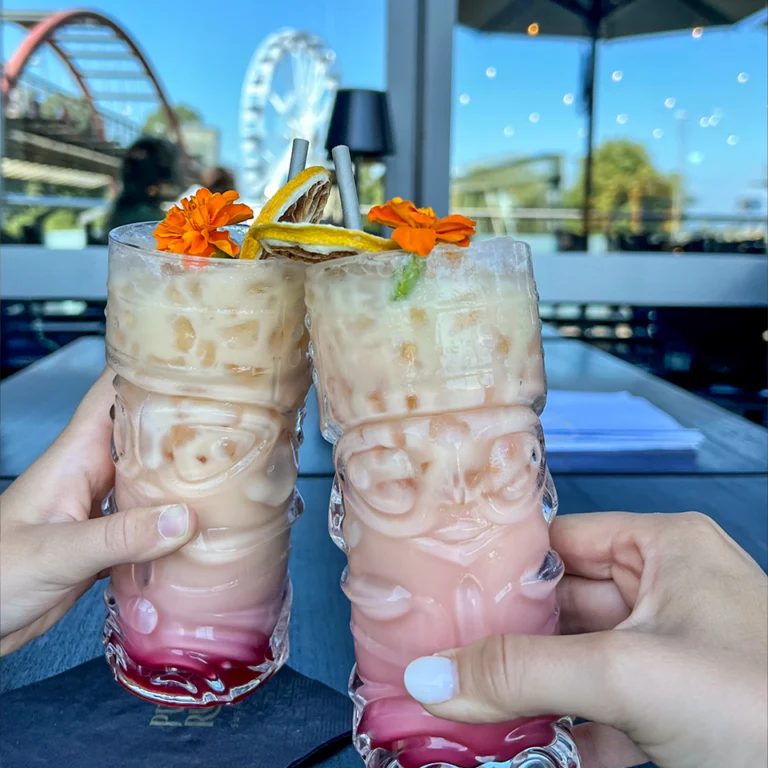 Mocktails auf der Terasse vom Deli