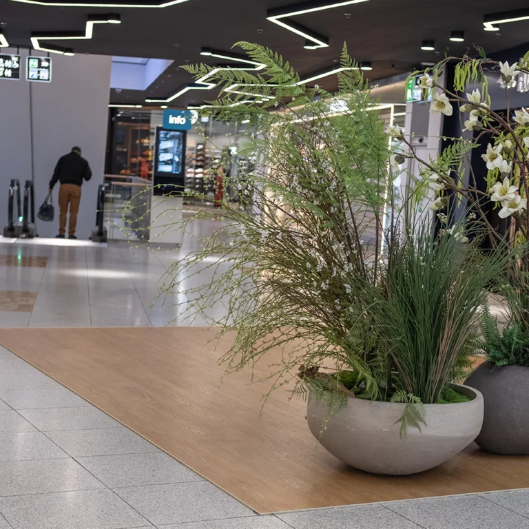 Eventfläche im LAGO Shoppingcenter vor der Kundeninformation